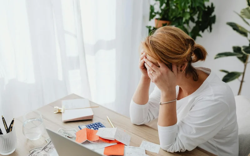 Como Lidar com a Procrastinação Financeira e Alcançar Suas Metas