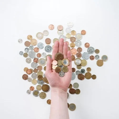 Como começar a economizar mesmo com um salário baixo